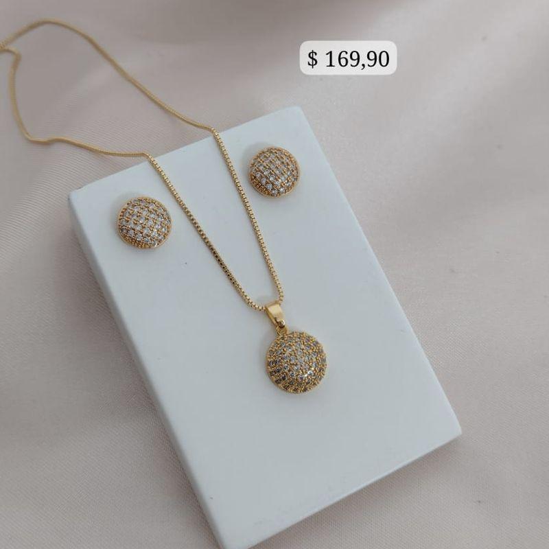 CONJUNTO COM PINGENTE REDONDO CRAVEJADO EM MICRO ZIRCONIA