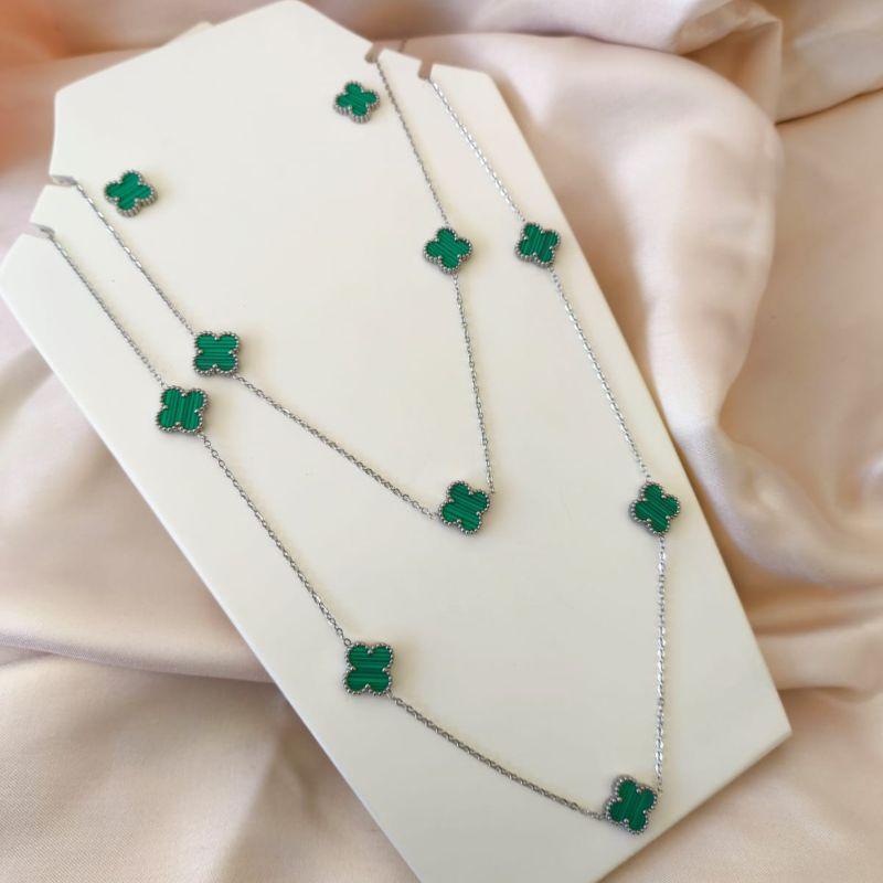 CONJUNTO DE COLAR DUPLO EM AÇO TREVO VERDE MEDIO