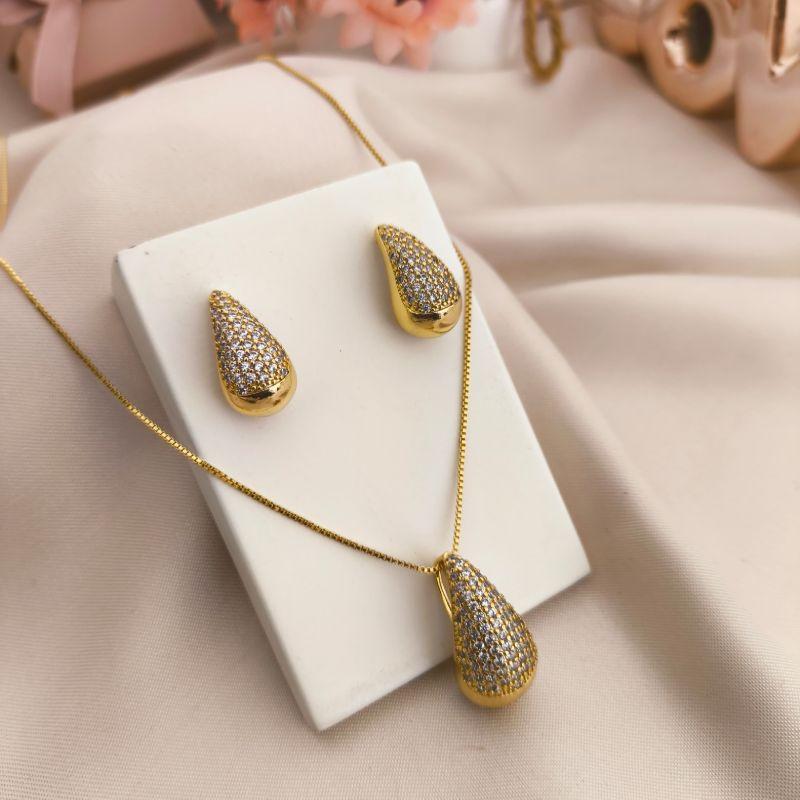 CONJUNTO GOTA CRAVEJADO EM MICRO ZIRCONIA TAM M