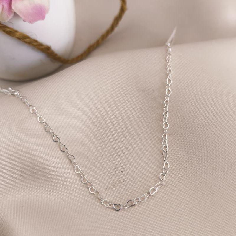 PULSEIRA COM MINI CORAÇÕES ENTRELAÇADOS