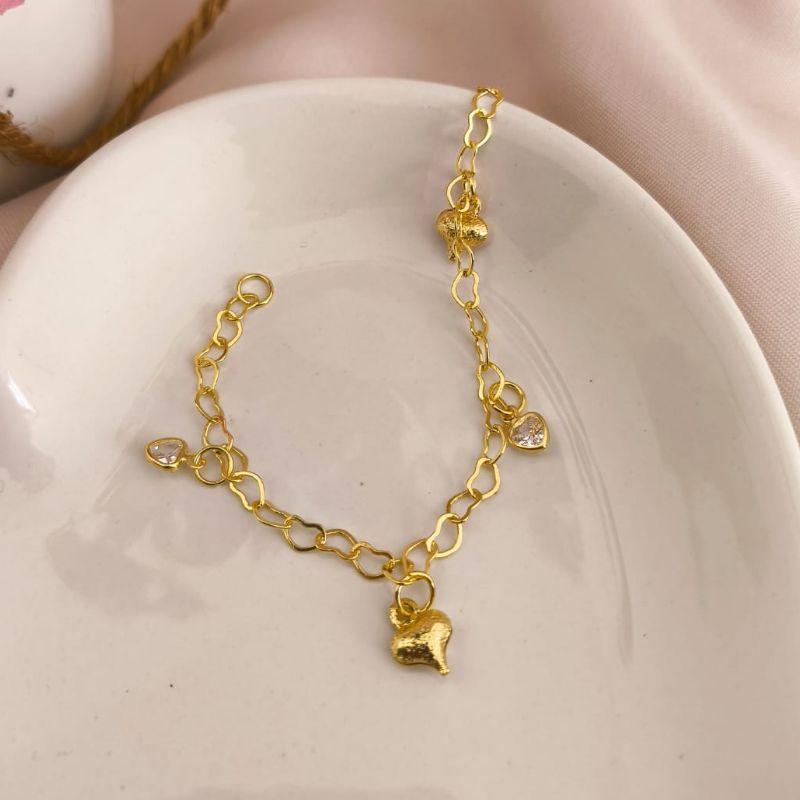 PULSEIRA DE CORAÇÕES ENTRELAÇADOS E CORAÇÕES PENDURADOS FOSCOS E COM PEDRA DE ZIRCONIA