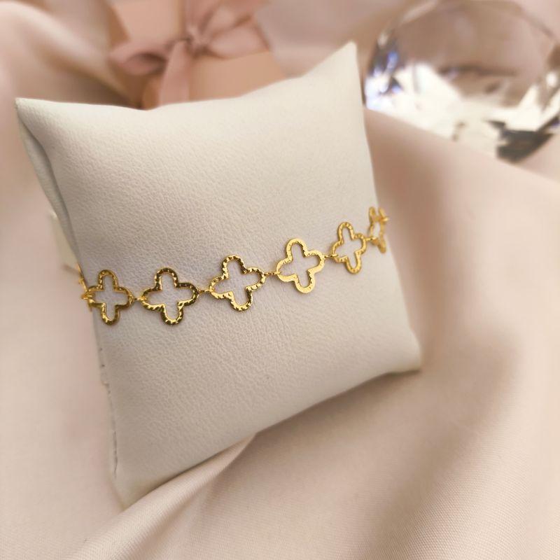 PULSEIRA DE TREVOS VAZADOS