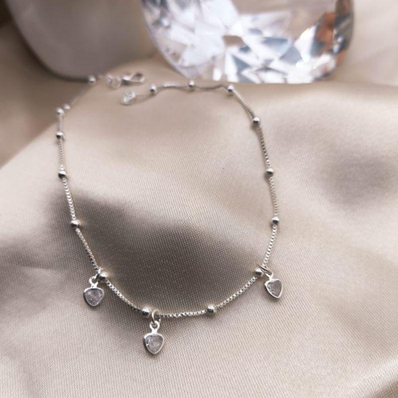 TORNOZELEIRA VENEZIANA COM MINI ESFERAS E PEDRA DE ZIRCONIA EM FORMA DE CORAÇÃO