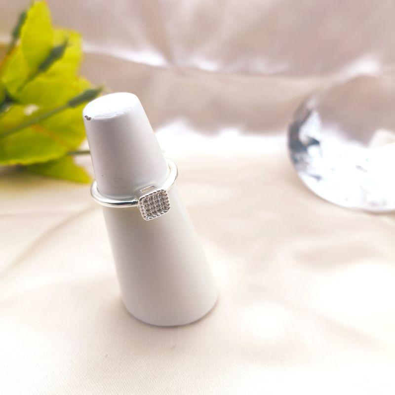 ANEL CHUVEIRINHO QUADRADO CRAVEJADO EM MICRO ZIRCONIA