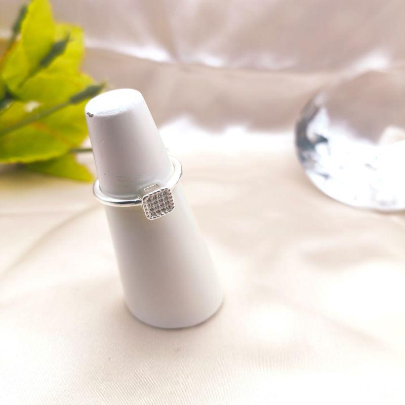 ANEL CHUVEIRINHO QUADRADO CRAVEJADO EM MICRO ZIRCONIA