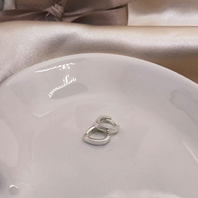 ARGOLA DE CORAÇÃO LISA