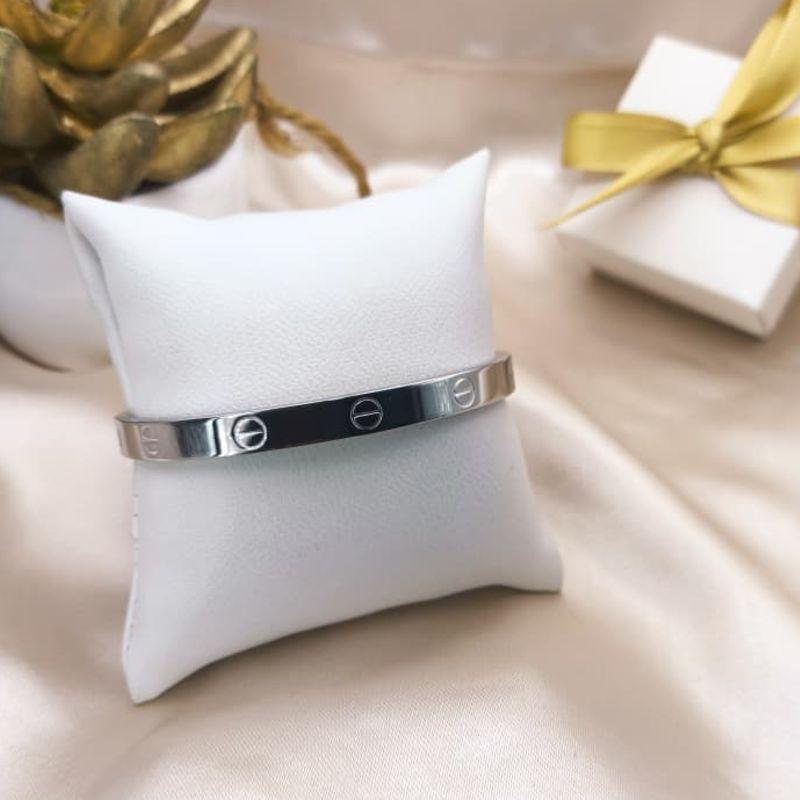 BRACELETE EM AÇO INSPIRAÇÃO  CARTIER