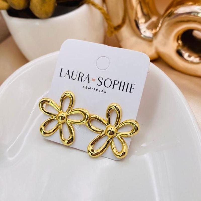 BRINCO FLOR VAZADA LISA