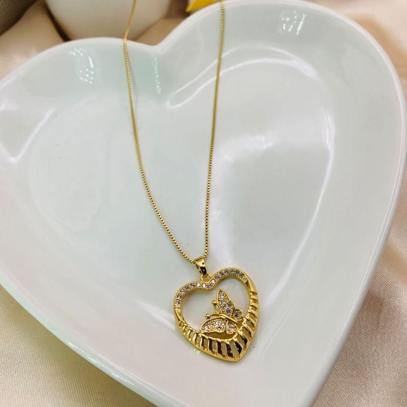 COLAR CORAÇÃO CRAVEJADO E BORBOLETA NO MEIO CRAVEAJDO EM MICRO ZIRCONIA