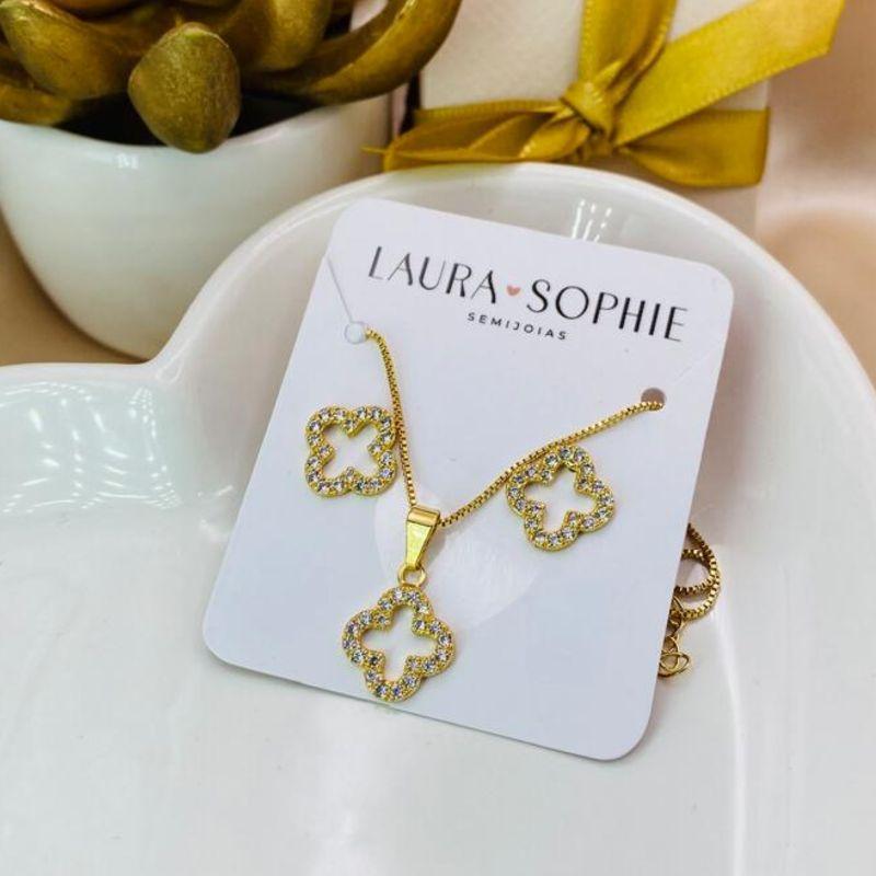 CONJUNTO TREVO VAZADO CRAVEJADO EM MICRO ZIRCONIA