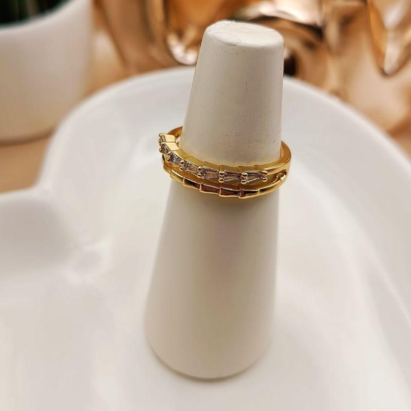 ANEL 2 EM 1 LISO E CRAVEJADO EM MICRO ZIRCONIA TRIANGULAR