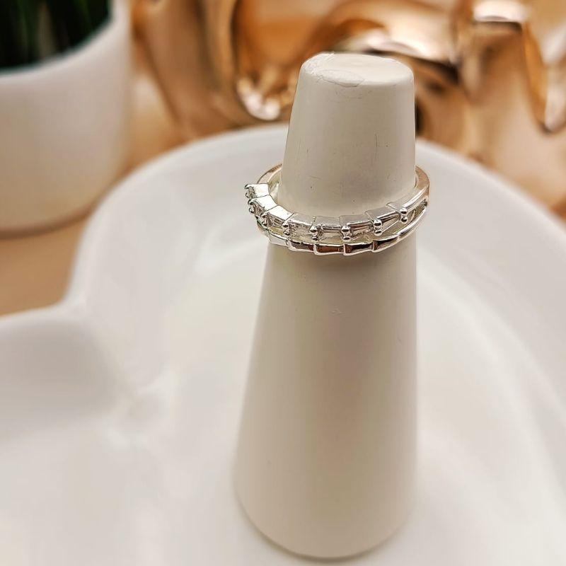 ANEL 2 EM 1 LISO E CRAVEJADO EM MICRO ZIRCONIA TRIANGULAR