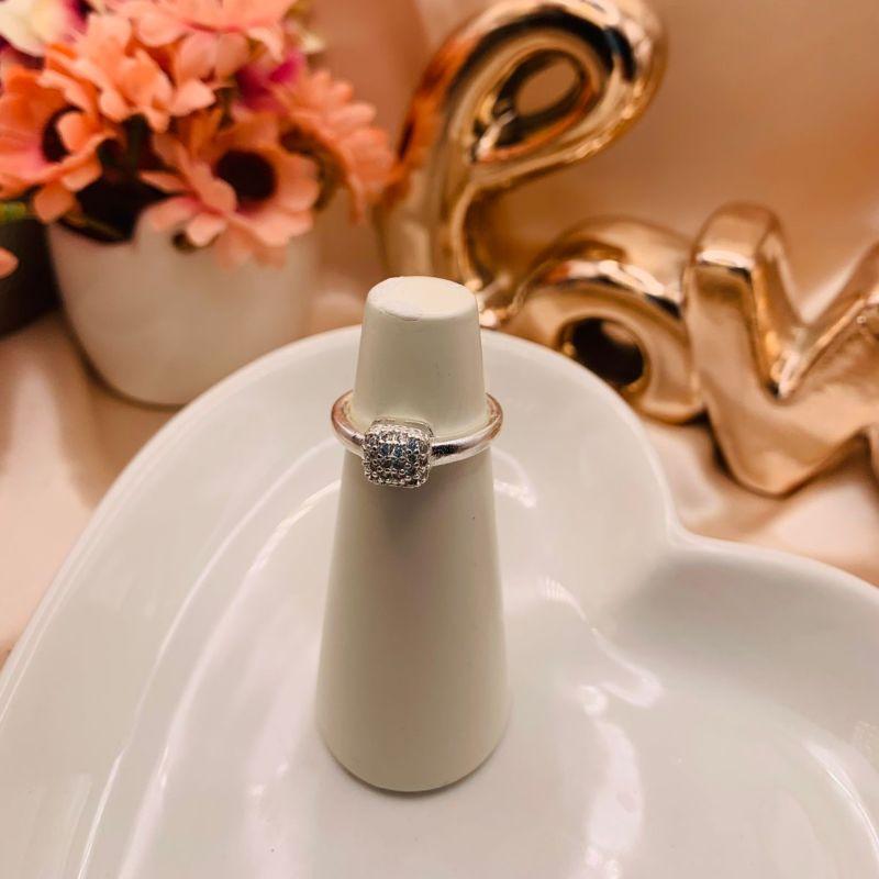 ANEL CHUVEIRINHO QUADRADO CRAVEJADO EM MICRO ZIRCONIA