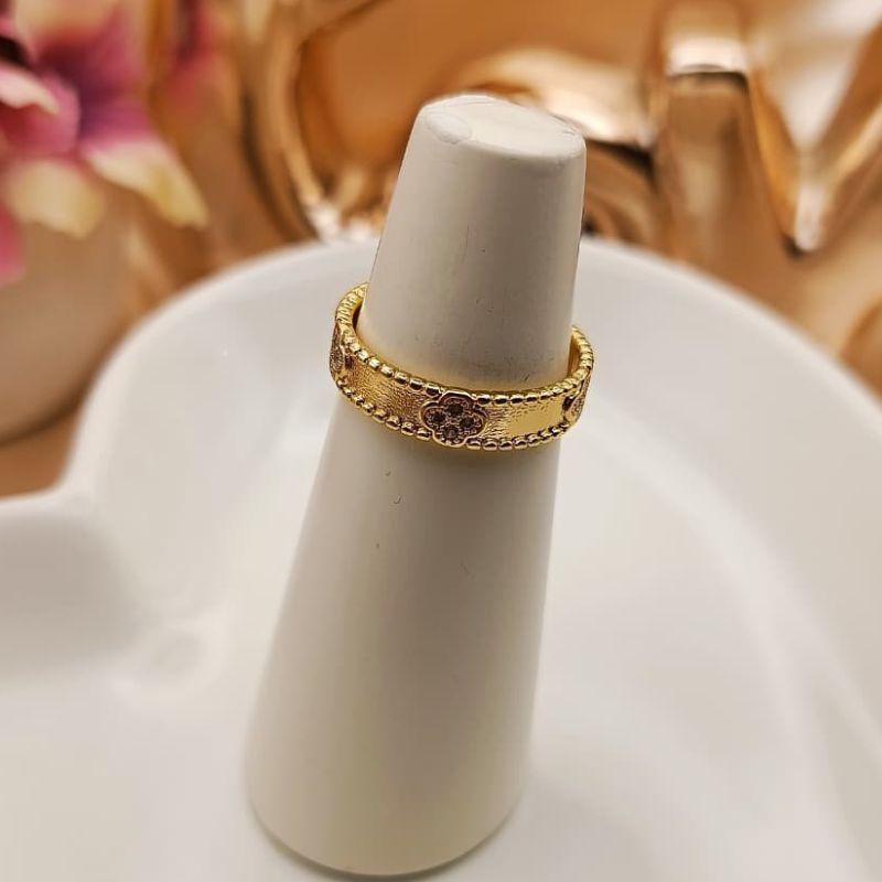 ANEL COM TREVO SEPARADOS CRAVEJADO EM ZIRCONIA