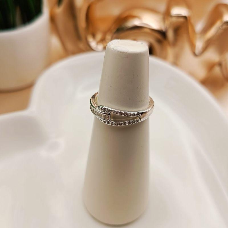 ANEL COMPEDRAS DE ZIRCONIA QUADRADA E RETANGULAR