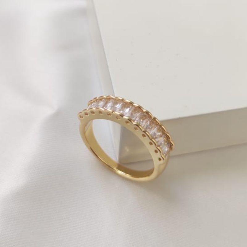 ANEL CRAVEJADO COM PEDRAS RETANGULARES