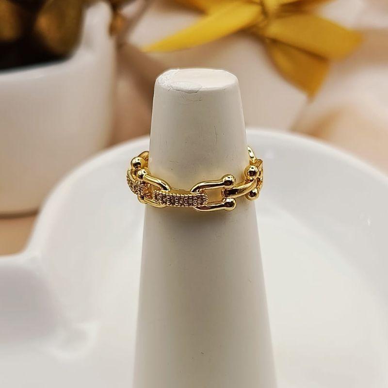 ANEL EM FORMA DE CORRENTE LISO E  CRAVEJADO EM MICRO ZIRCONIA