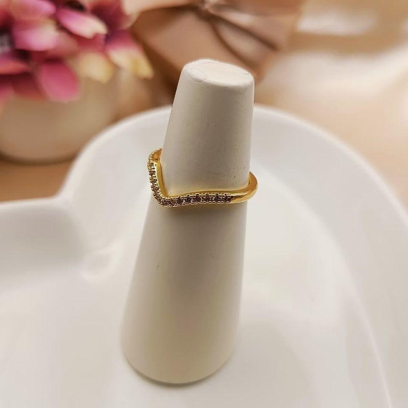 ANEL EM FORMA DE V CURVADO CRAVEJADO EM MICRO ZIRCONIA