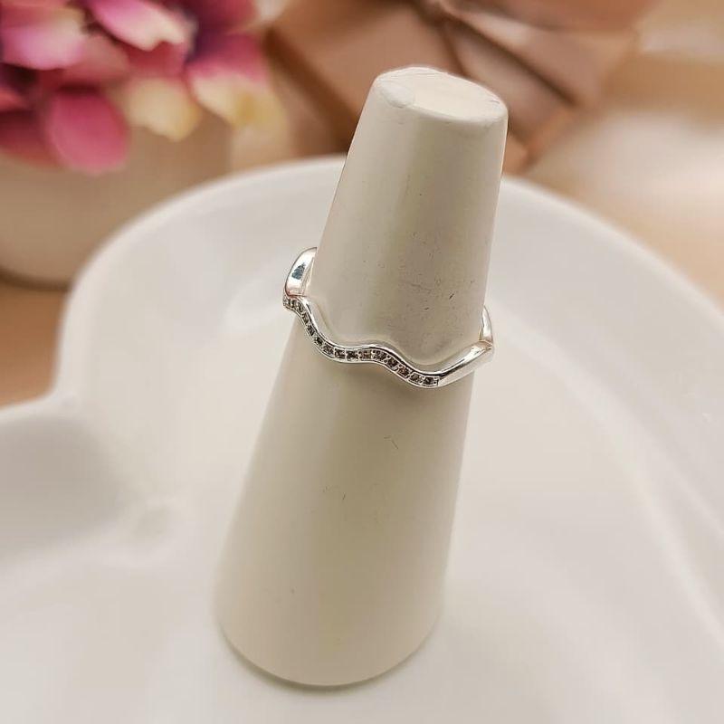 ANEL ONDULADO CRAVEJADO EM MICRO ZIRCONIA