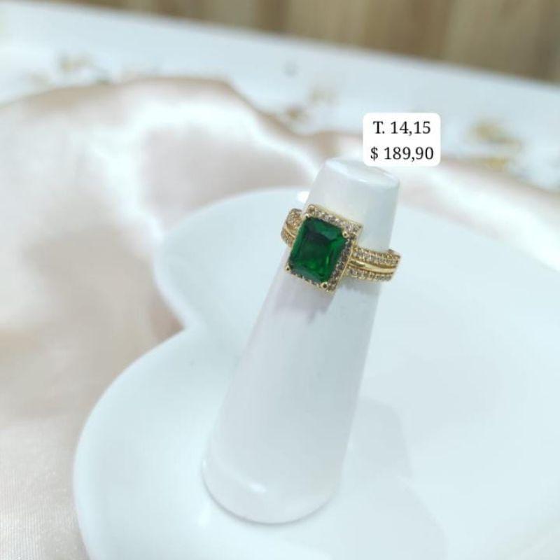 ANEL PEDRA VERDE QUADRADA LISO E CAVEJADO