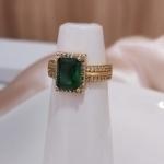 ANEL PEDRA VERDE QUADRADA LISO E CAVEJADO