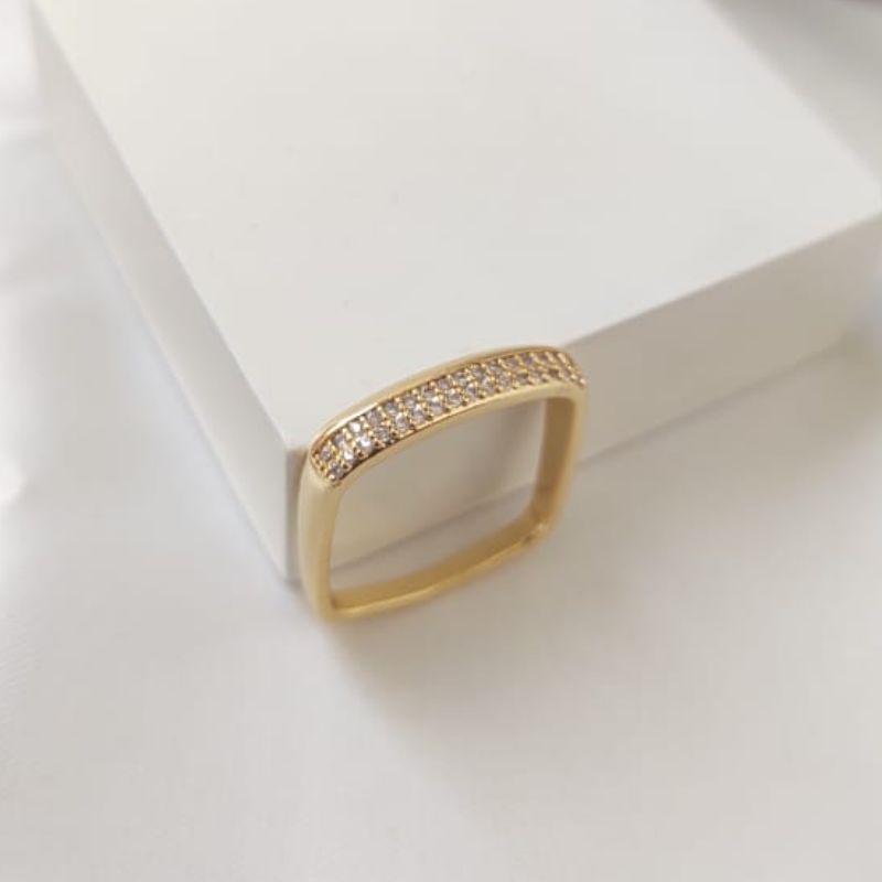 ANEL QUADRADO LISO E CRAVEJADO EM MICRO ZIRCONIA