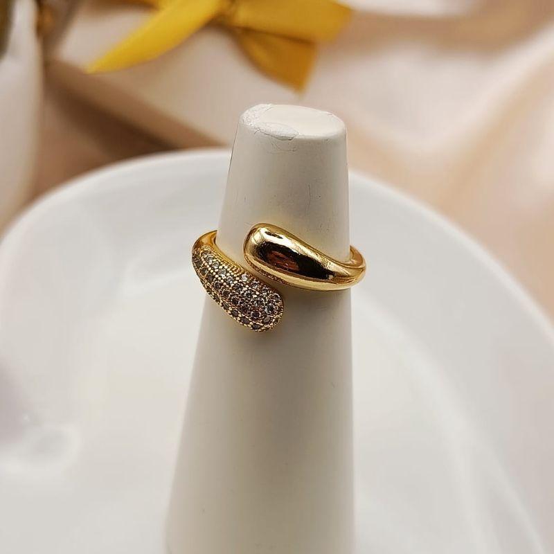 ANEL REGULAVEL COM PONTA BOLEADA OVAL LISA E CRAVEJADA EM MICRO ZIRCONIA