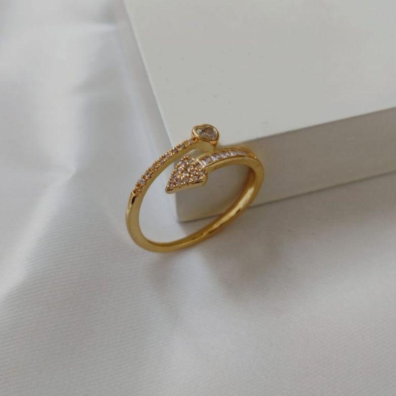 ANEL REGULAVEL SETA E CORAÇÃO CRAVEJADO EM MICRO ZIRCONIA