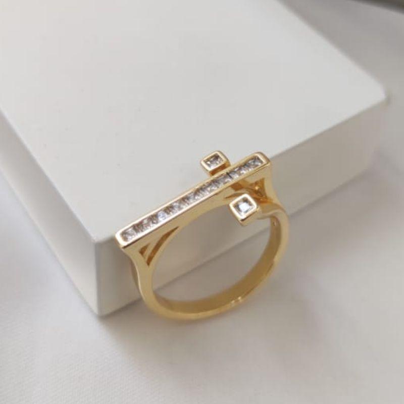 ANEL SUPERIOR RETO COM FORMATO DE CRUZ COM PEDRAS DE ZIRCONIA