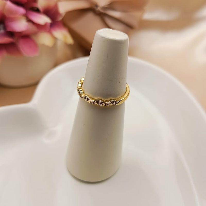 ANEL TORCIDO CRAVEJADO EM MICRO ZIRCONIA E FIO LISO POR CIMA