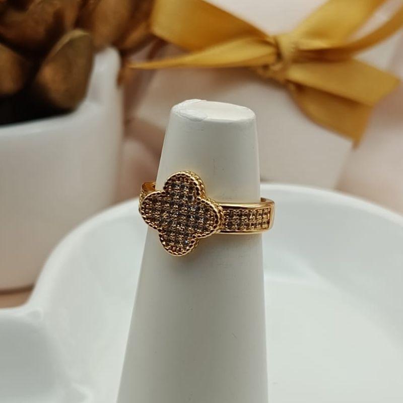 ANEL TREVO CRAVEJADO EM MICRO ZIRCONIA