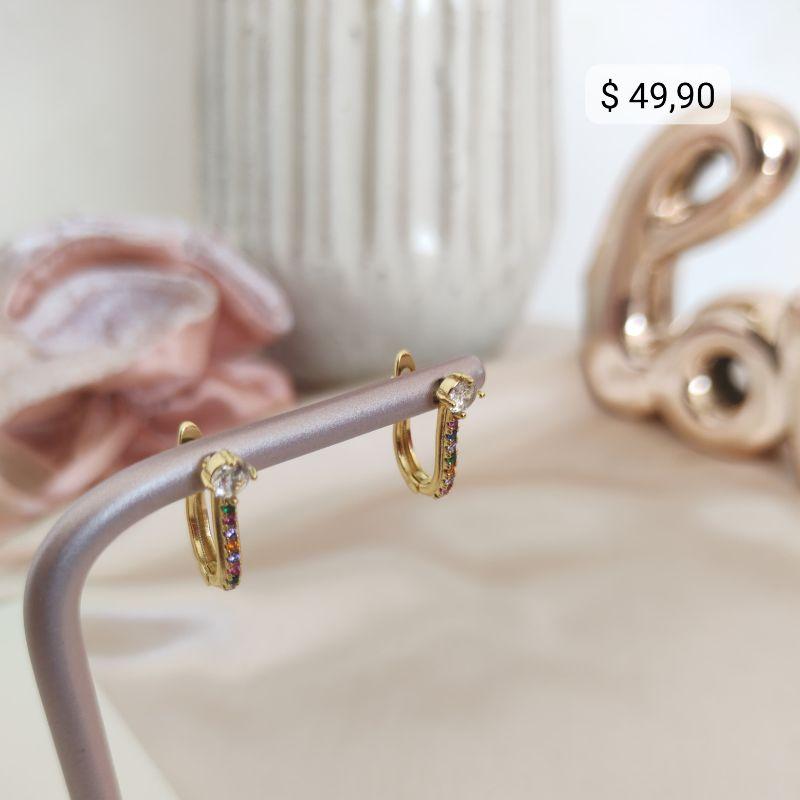 ARGOLA COM PONTO DE LUZ CRAVEJADO EM MICRO ZIRCONIA COLORIDA