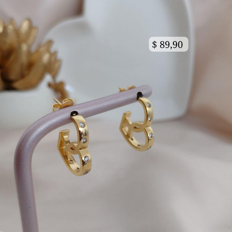 ARGOLA EM FORMA DE CORAÇÃO COM PONTOS DE LUZ EM ZIRCONIAS