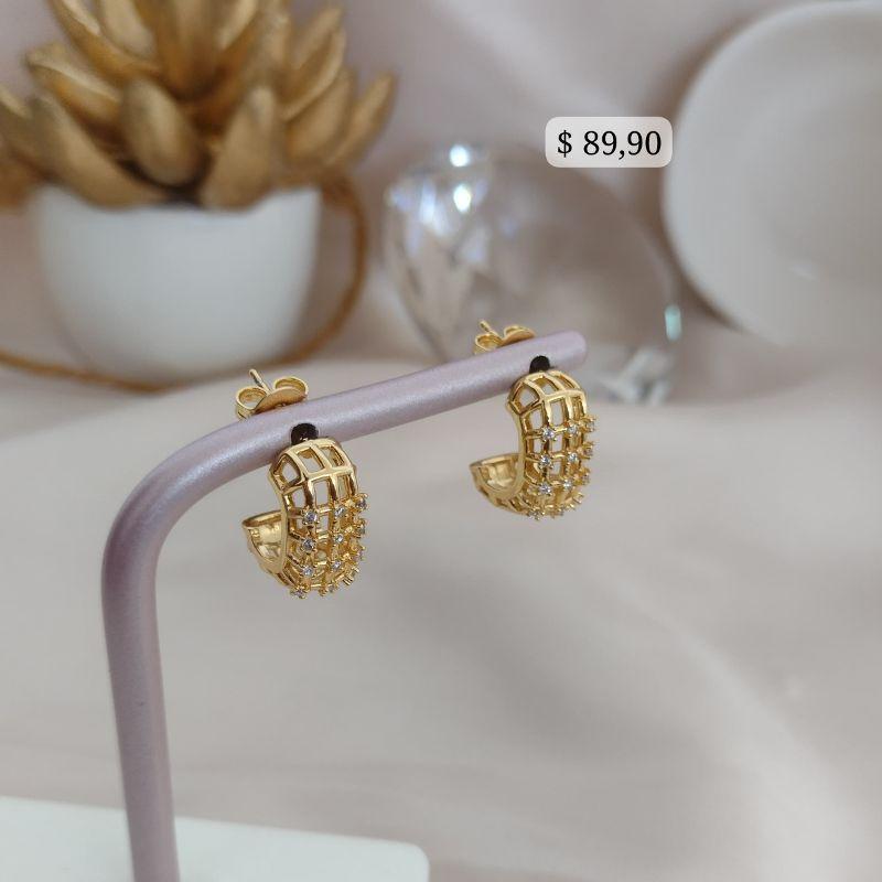 ARGOLA LARGA TODA VAZADA COM PEDRAS EM MICRO ZIRCONIA