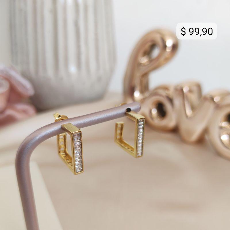 ARGOLA QUADRADA COM ZIRCONIA RETANGULARES