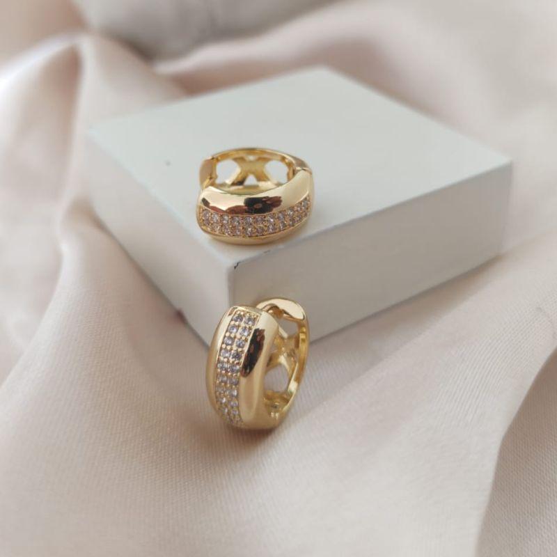 BRINCO ARGOLA COM 2 FILAS DE ZIRCONIA NO MEIO