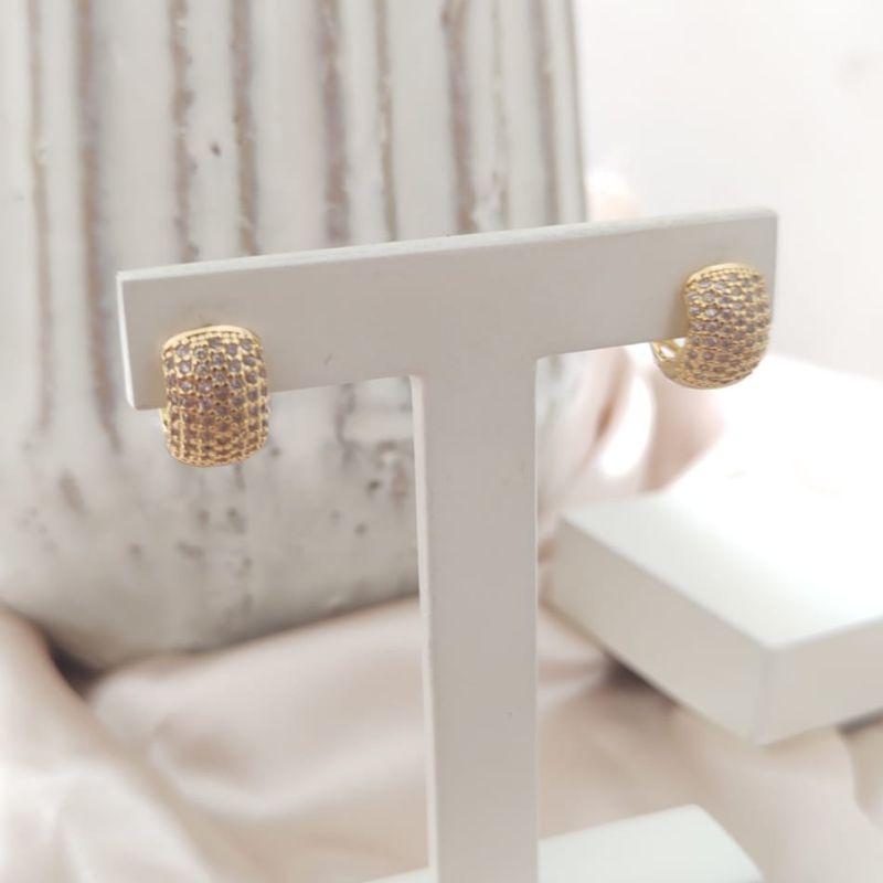 BRINCO ARGOLA COM 7 FILAS DE ZIRCONIA