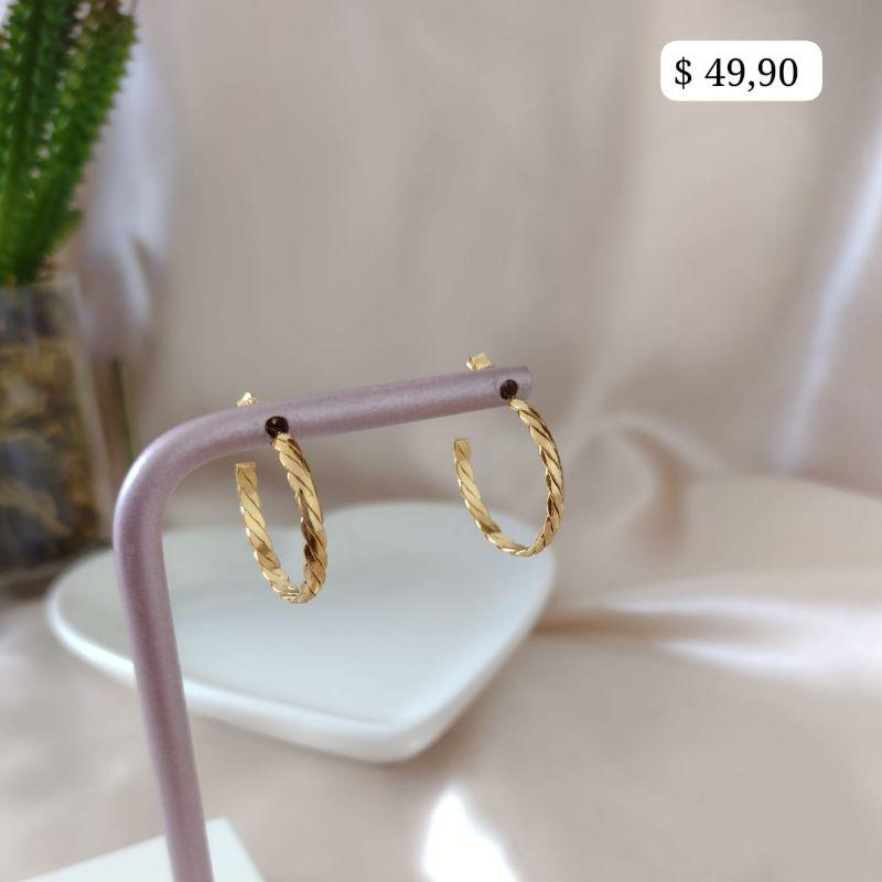 BRINCO ARGOLA COM RISCOS DIAGONAIS 22MM