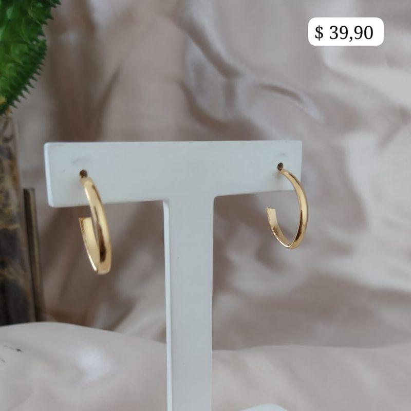 BRINCO ARGOLA OVAL LISA 3MM ESPESSURA