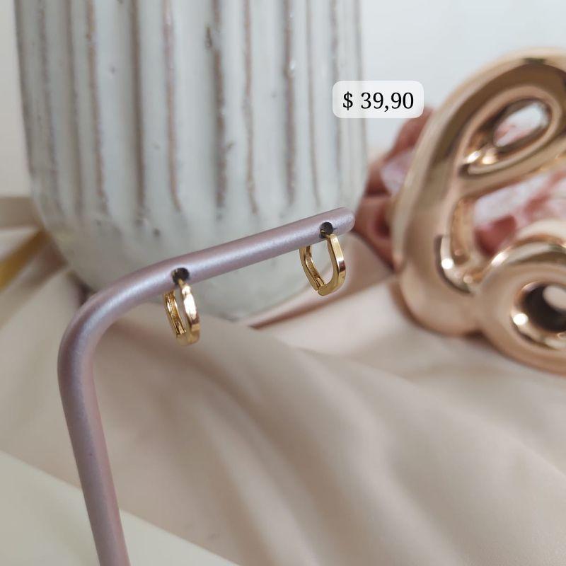 BRINCO ARGOLA QUADRADA LISA M