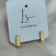 BRINCO ARGOLA RETANGULAR CHATADO NA FRENTE LISO