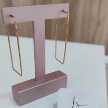 BRINCO ARGOLA RETANGULAR LISA FINA