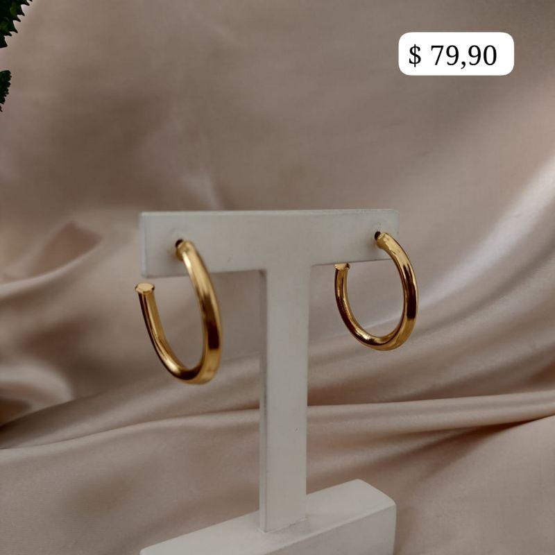 BRINCO ARGOLA TUBU TRIANGULAR 30MM