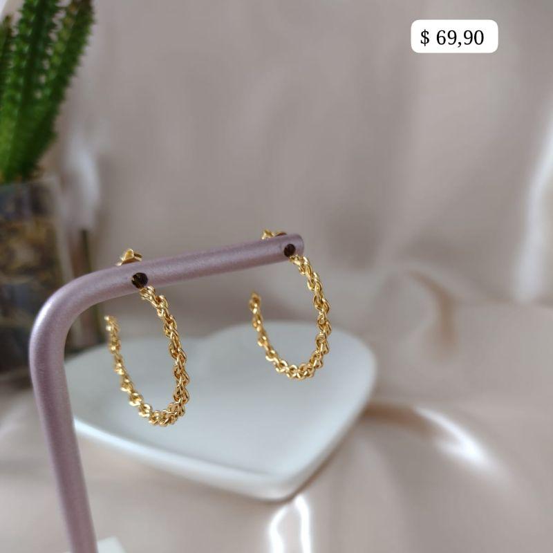 BRINCO ARGOLA VÁRIOS FIOS ENTRELAÇADOS 28MM