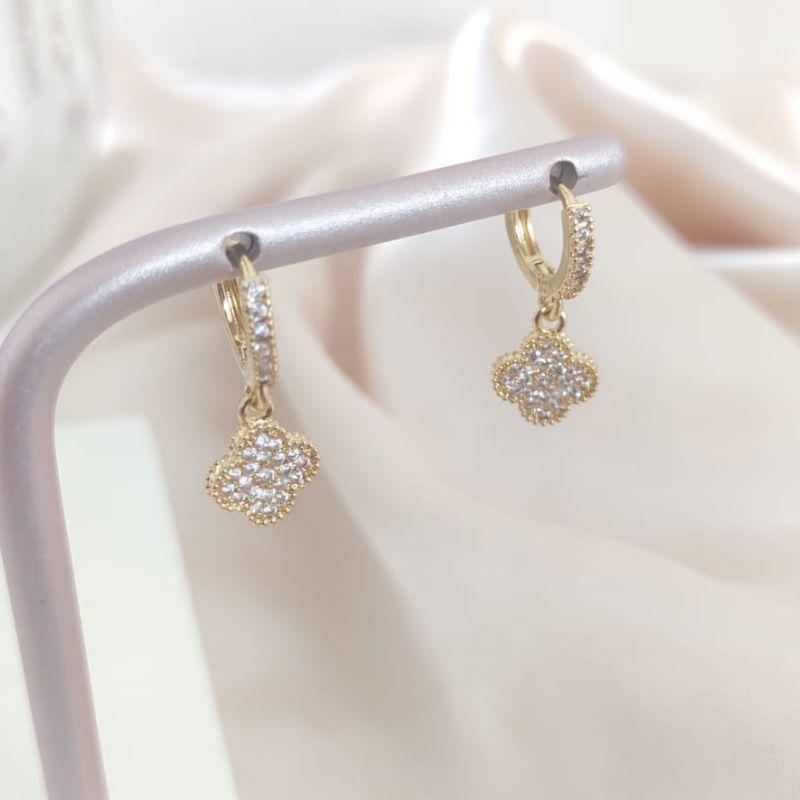 BRINCO ARTICULADOR FLOR CRAVEJADO EM MICRO ZIRCONIA