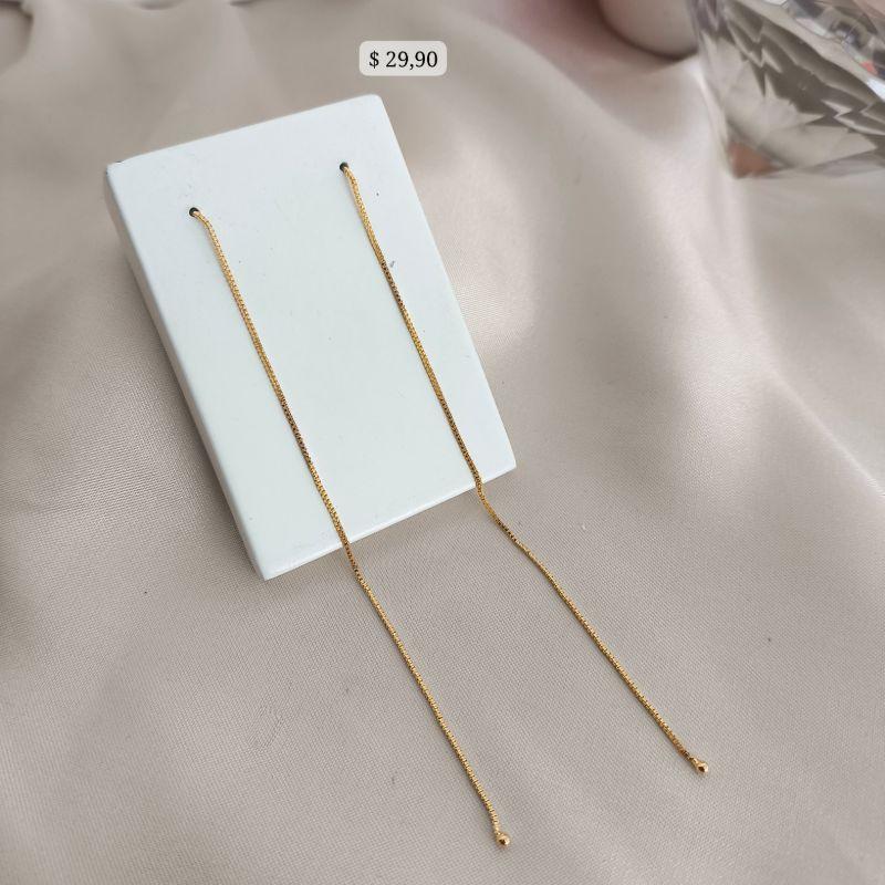 BRINCO COM CORRENTE VENEZIANA LONGA E MINI ESFERA PENDURADA LISA