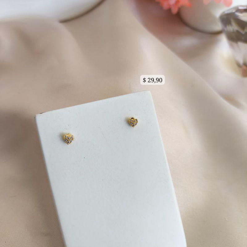 BRINCO CORAÇÃO MINI CRAVEJADO EM MICRO ZIRCONIA