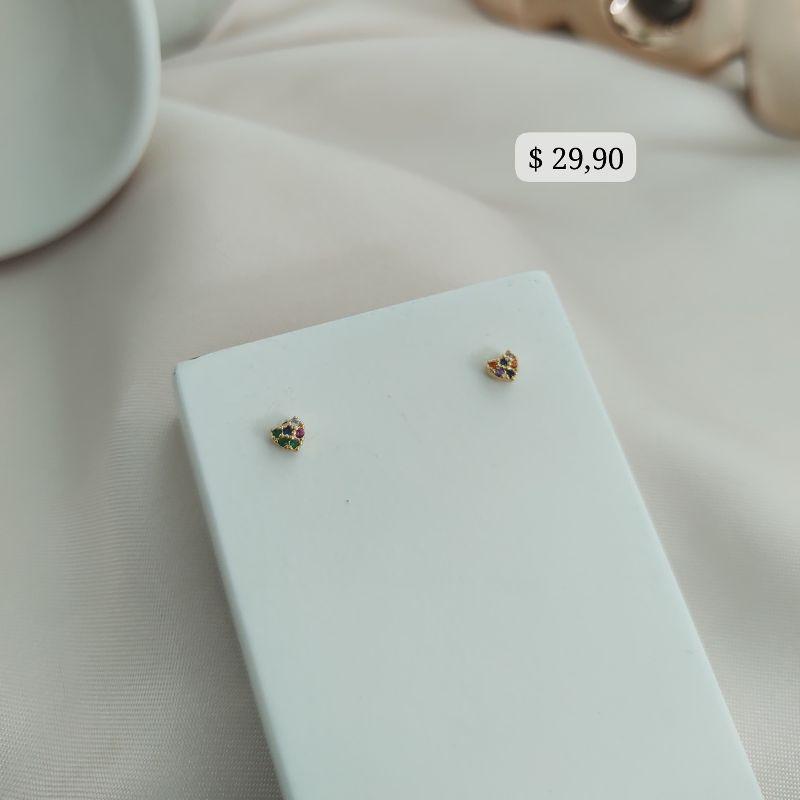 BRINCO CORAÇÃO MINI CRAVEJADO EM MICRO ZIRCONIA COLORIDAS