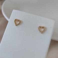 BRINCO CORAÇÃO VAZADO CRAVEJADO ZIRCONIA