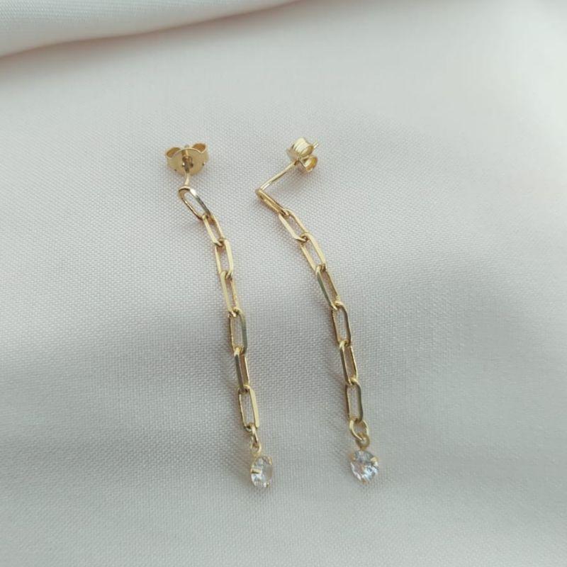 BRINCO CORRENTE CARTIER COM PEDRA ZIRCONIA NO FINAL